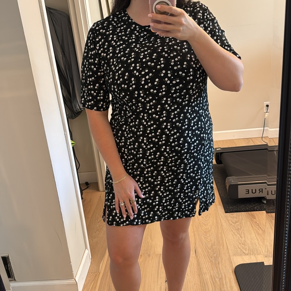 Boohoo Casual Black Floral Tshirt Dress - US 14
